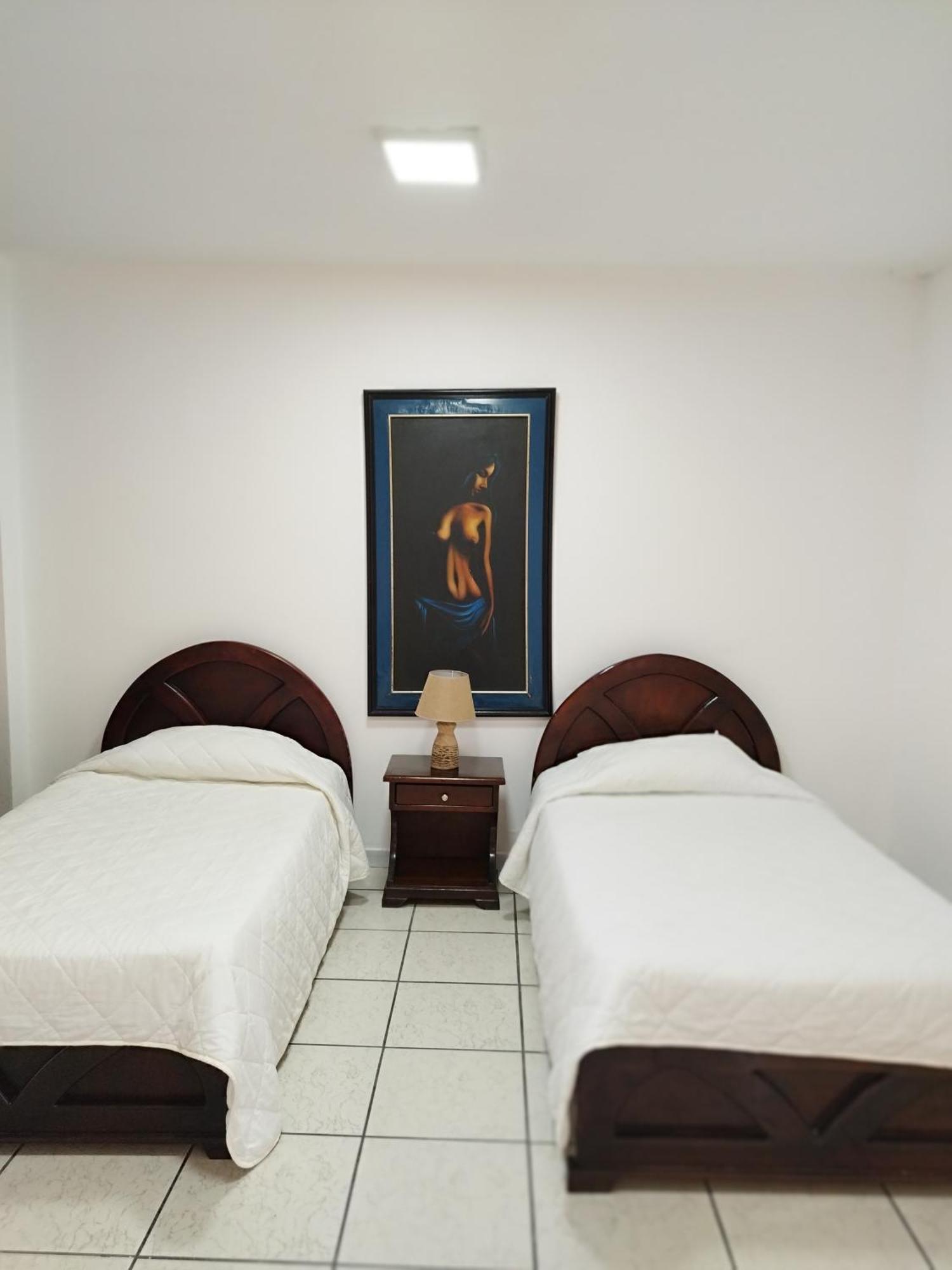 סנטו דומינגו דה לוס קולורדוס Hotel Puerta Del Sol מראה חיצוני תמונה