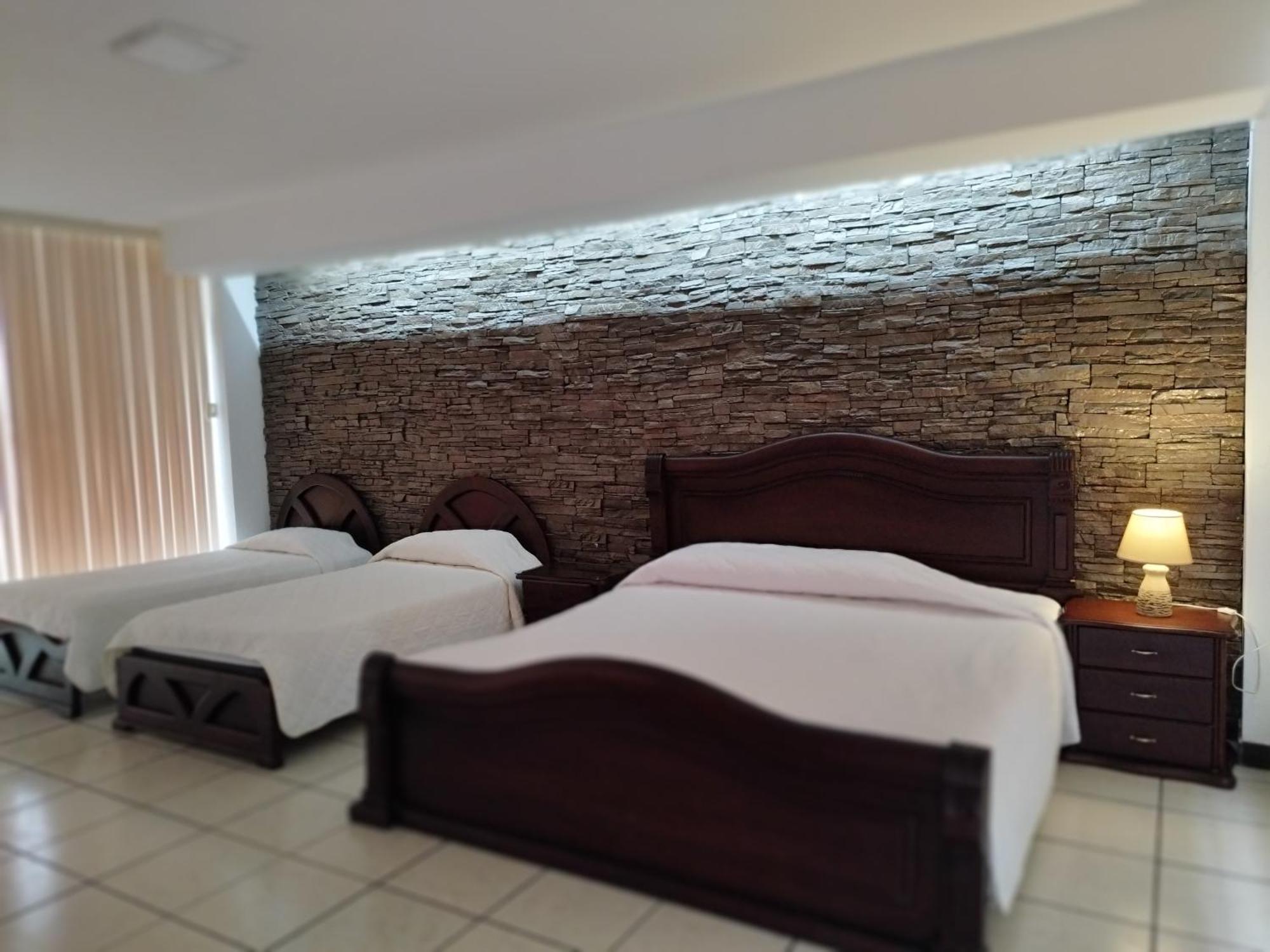 סנטו דומינגו דה לוס קולורדוס Hotel Puerta Del Sol מראה חיצוני תמונה