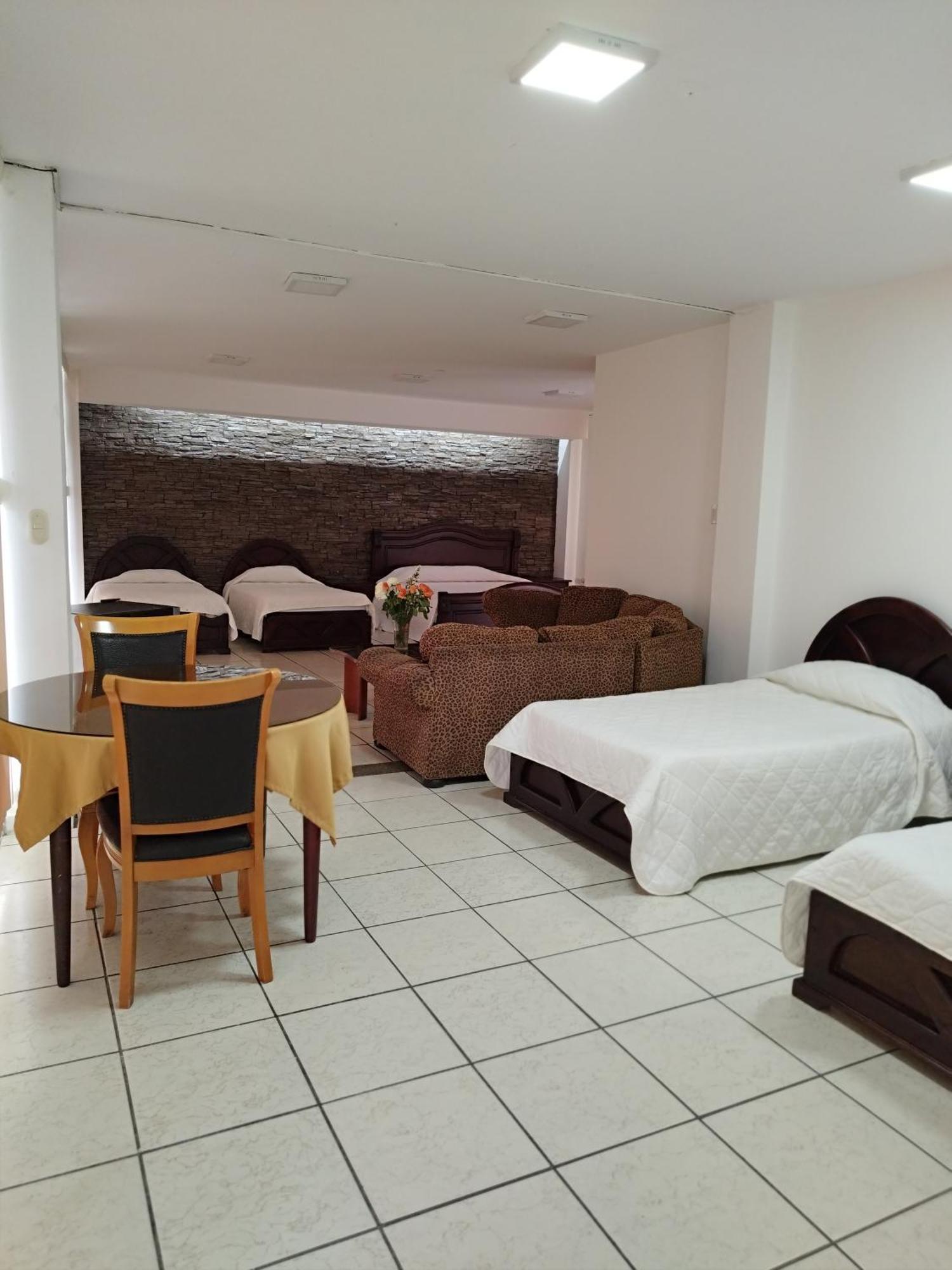 סנטו דומינגו דה לוס קולורדוס Hotel Puerta Del Sol מראה חיצוני תמונה