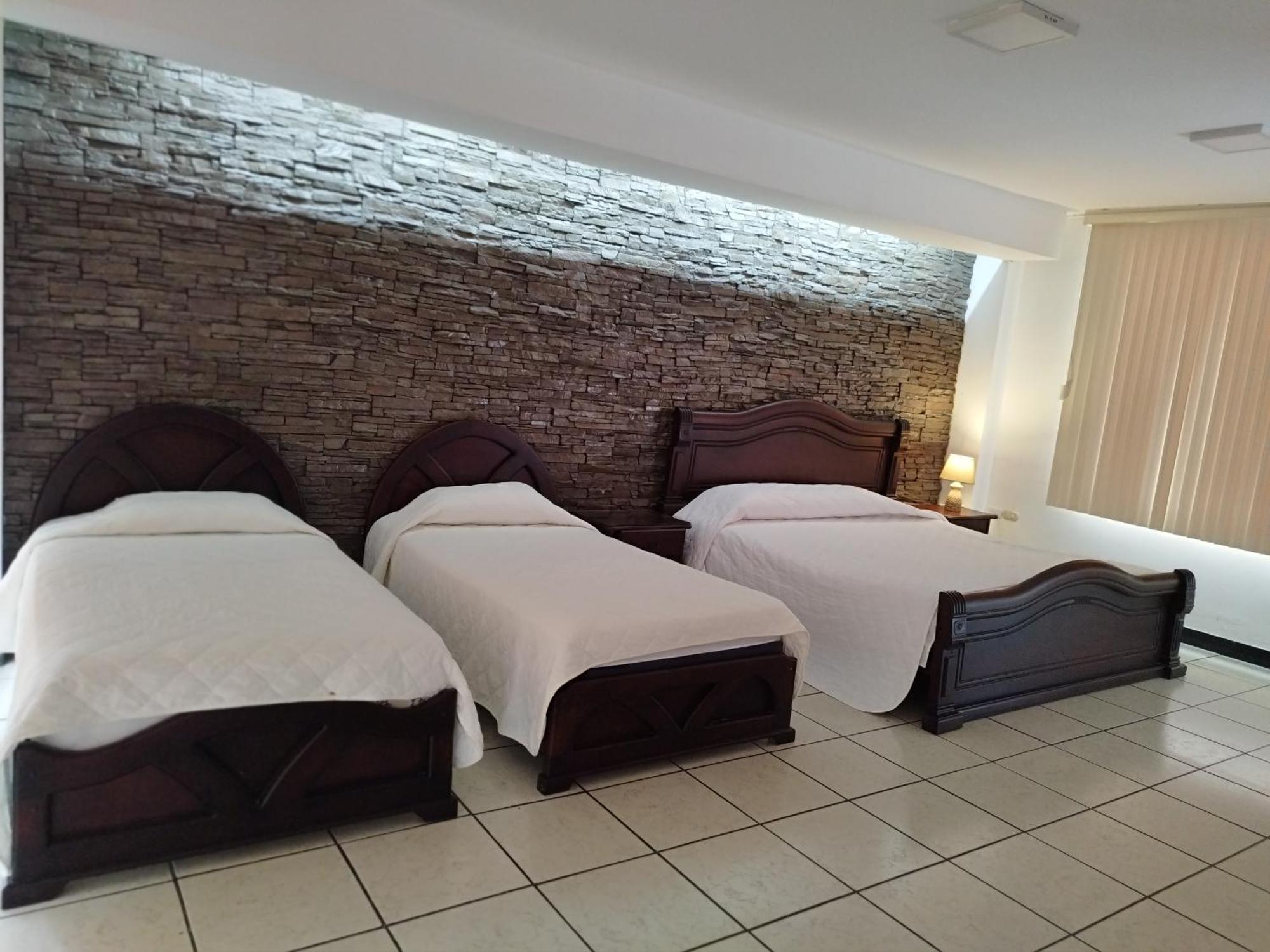 סנטו דומינגו דה לוס קולורדוס Hotel Puerta Del Sol מראה חיצוני תמונה