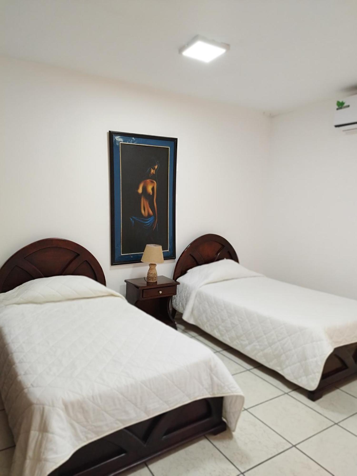 סנטו דומינגו דה לוס קולורדוס Hotel Puerta Del Sol מראה חיצוני תמונה