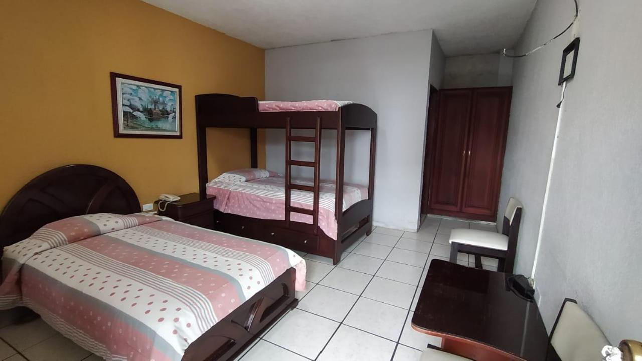 סנטו דומינגו דה לוס קולורדוס Hotel Puerta Del Sol מראה חיצוני תמונה
