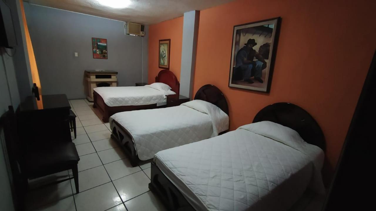 סנטו דומינגו דה לוס קולורדוס Hotel Puerta Del Sol מראה חיצוני תמונה